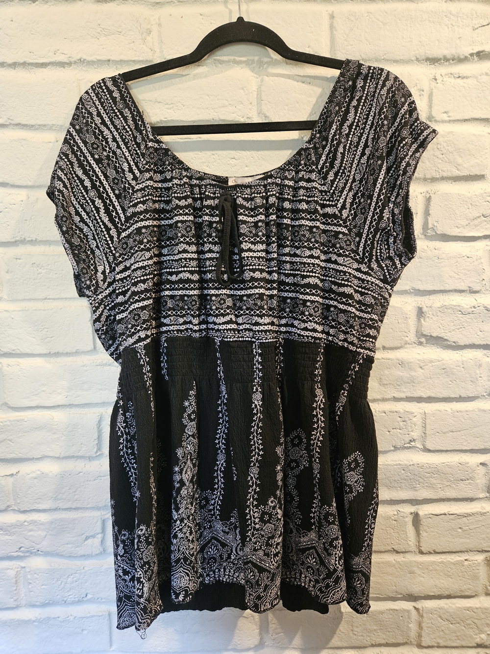 CB Established 1962, Christopher & Banks Plus Tunic Top, 2x 18/20, Black White